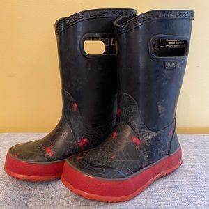 Bogs kids spider print rain boots